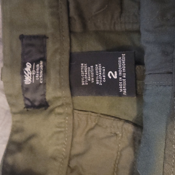 Olive green shorts - Picture 2 of 3